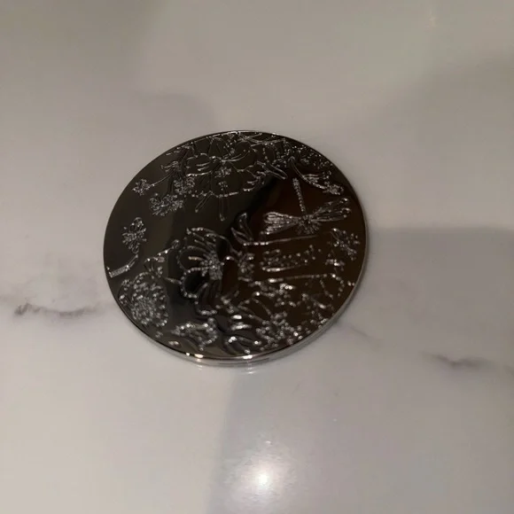 New Gucci Silver Flora Compact Mirror - Picture 6 of 12